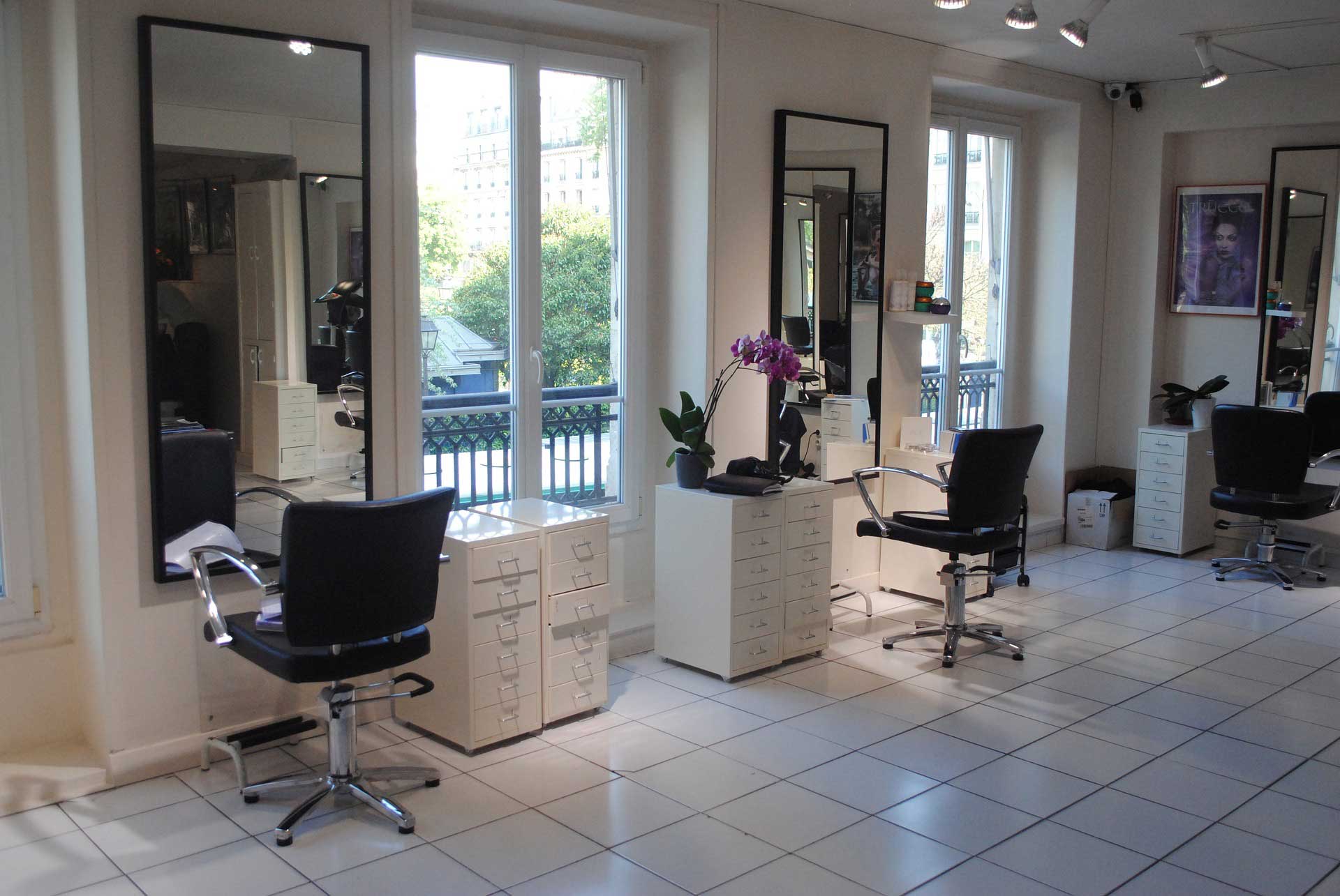beauty salon suite