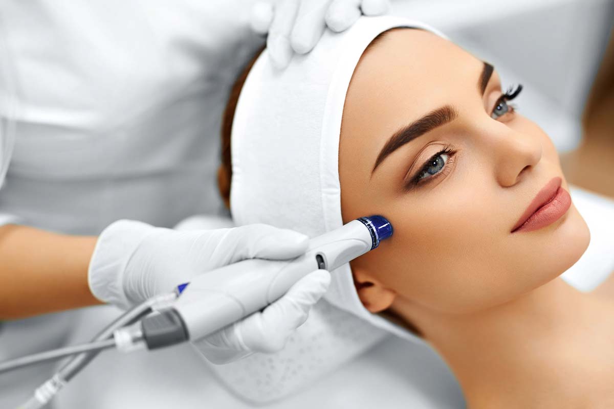 preparing for hydro facial treatment