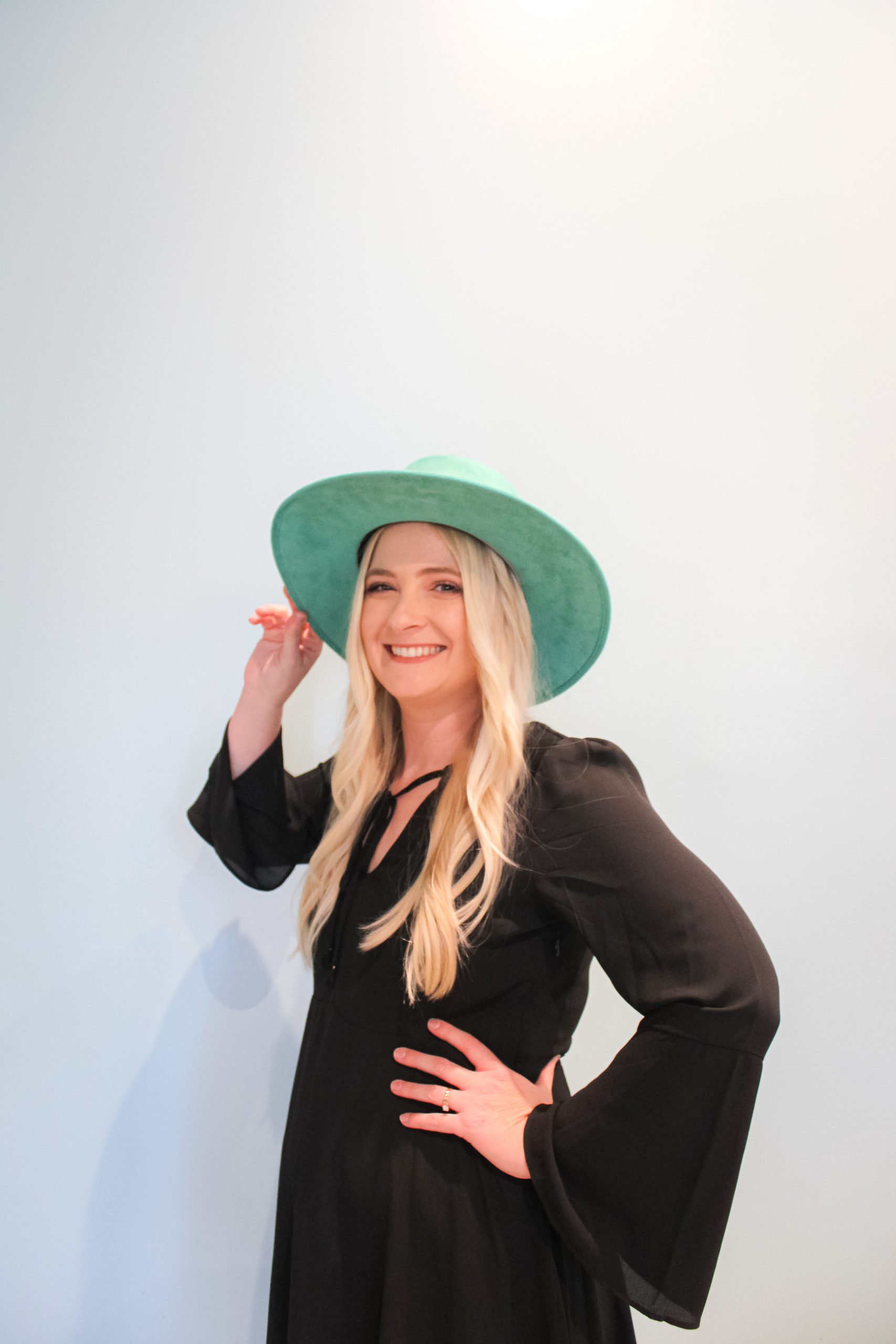 lydia anthony joins Hill Country Salon Suites